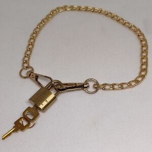 Classic Gold Chain LV Lock With 2 Keys Functional Holder